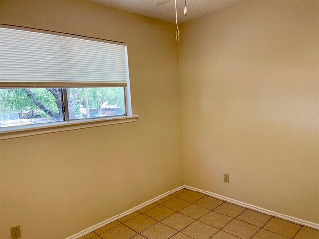 Building Photo - 16037 Fitchburg Cir