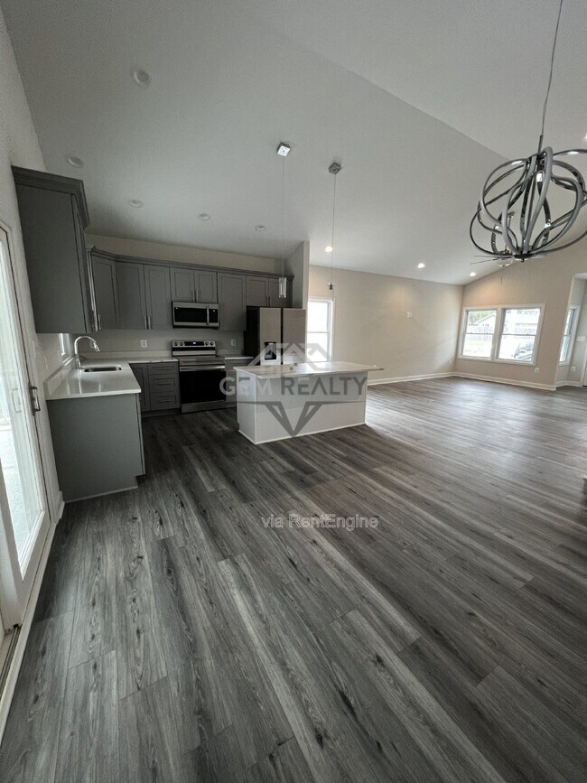 Building Photo - 38 Meadow View Ln