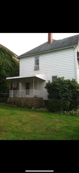 Building Photo - 607 7th St