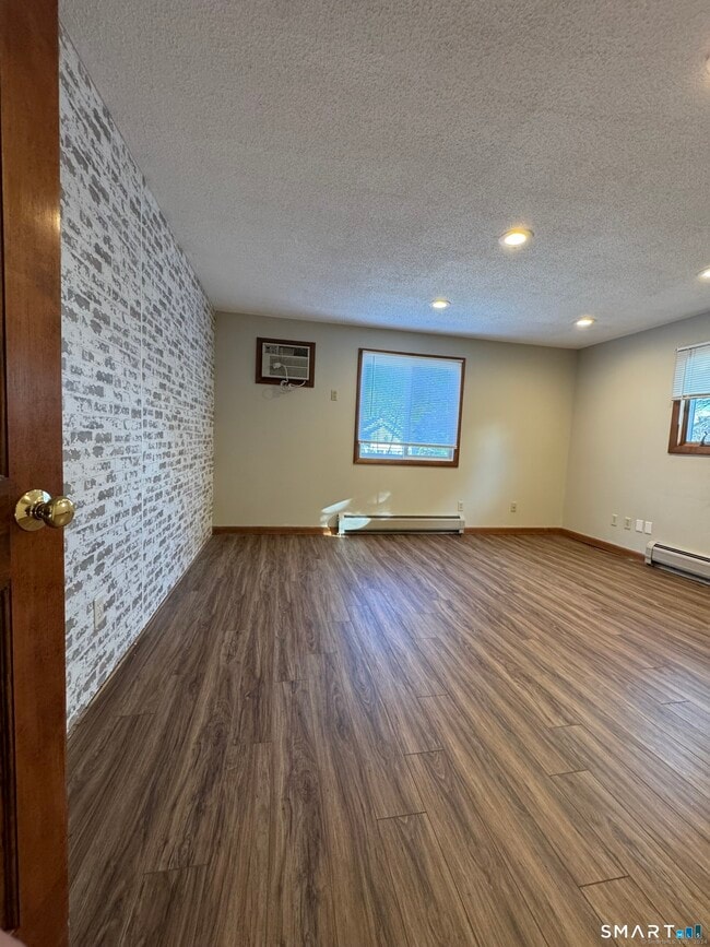 Building Photo - 444 Prospect St