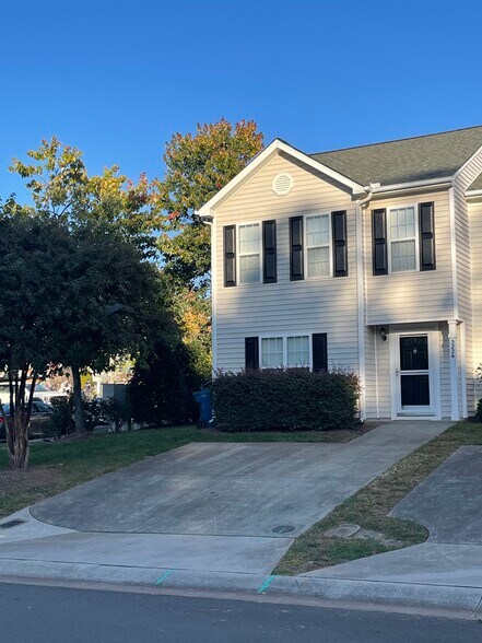 Building Photo - 5226 Malik Dr