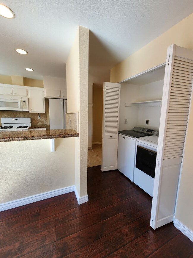 Building Photo - Bright & Beautiful Home Nestled Near Nature and Conveniences