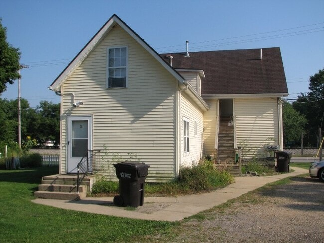 Building Photo - 151 W Battle Creek St