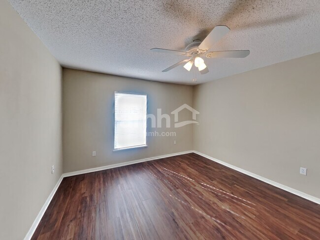 Building Photo - 31443 Loch Aline Dr