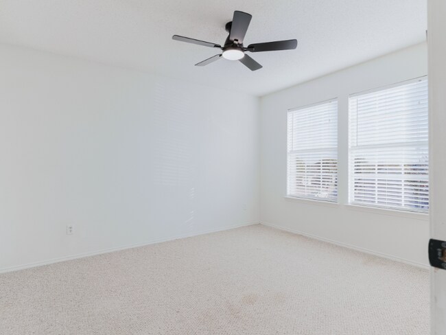 Building Photo - 1606 Willow Way