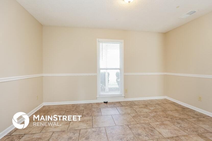 Building Photo - 305 Short Ct