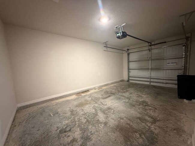 Building Photo - 21 Pony Express Dr