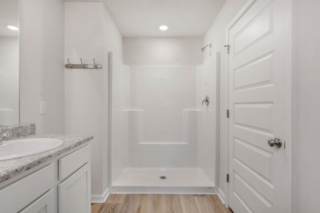 Building Photo - Beautiful 3BR Home with Privacy-Fenced Backyard in The Woodlands