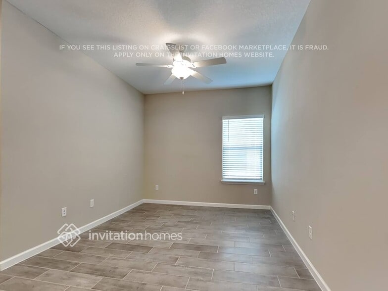 Building Photo - 9760 Lovage Ln