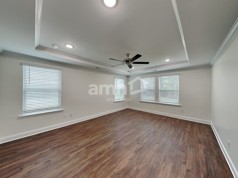 Building Photo - 9510 Riverbend Village Dr