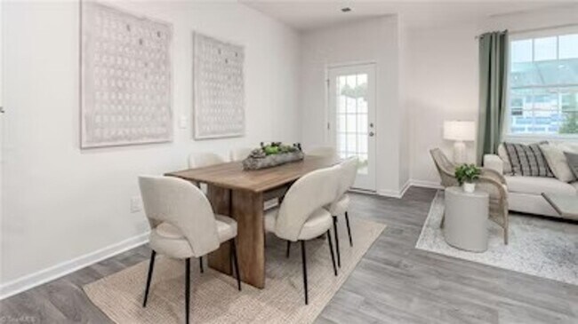 Building Photo - 1707 Komondor Trl