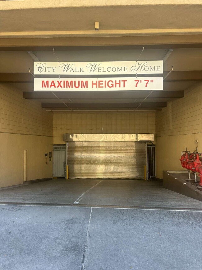 Building Photo - $3,950 - 2 Bed / 2 Bath City Walk Condo in Downtown San Diego