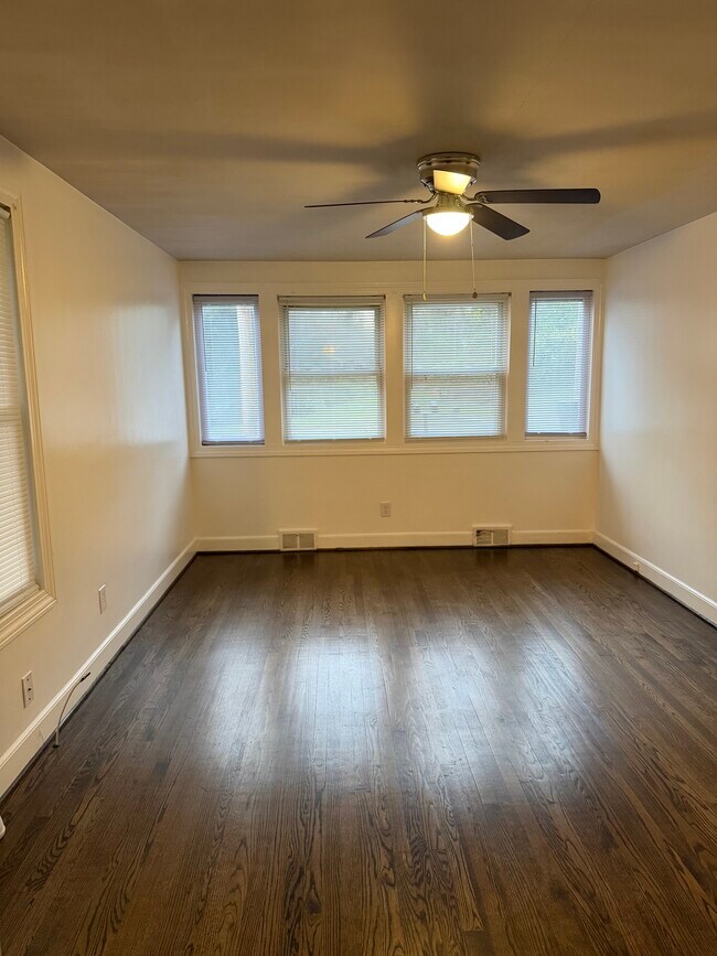 Building Photo - 705 Chandler Ave