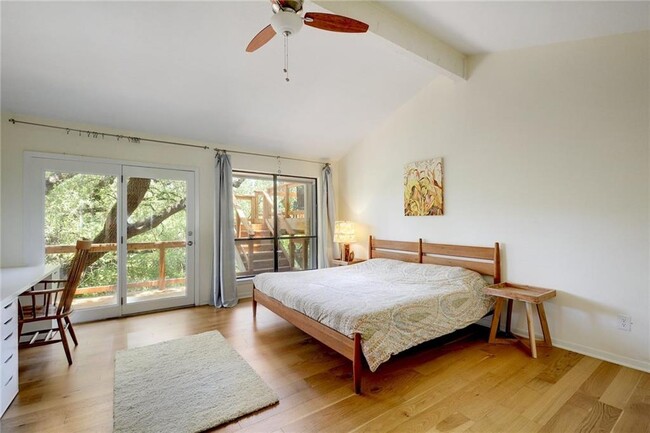 Building Photo - 2303 Doral Dr