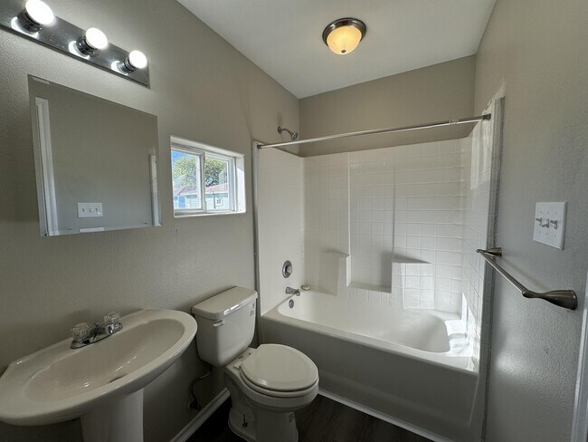 Building Photo - 1611 Caldwell St