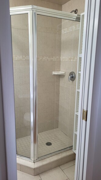 Building Photo - 49 Moshier St