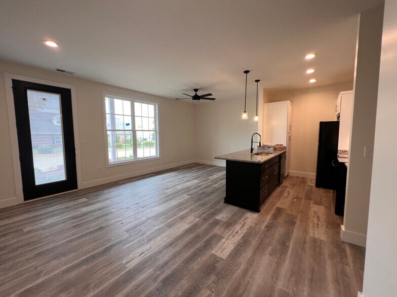 Building Photo - 508 Chestnut St