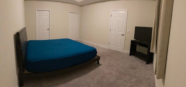 Building Photo - 350 Piper Ave