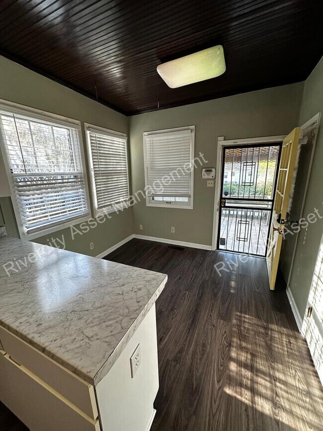 Building Photo - Located In Our Historical District!! A Must See!!!