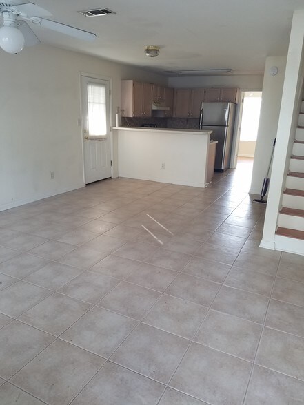 Building Photo - 778 Timberwood Cir E