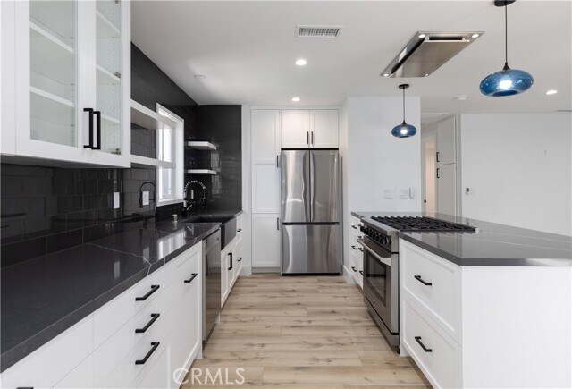 Building Photo - 284 Camellia Ln