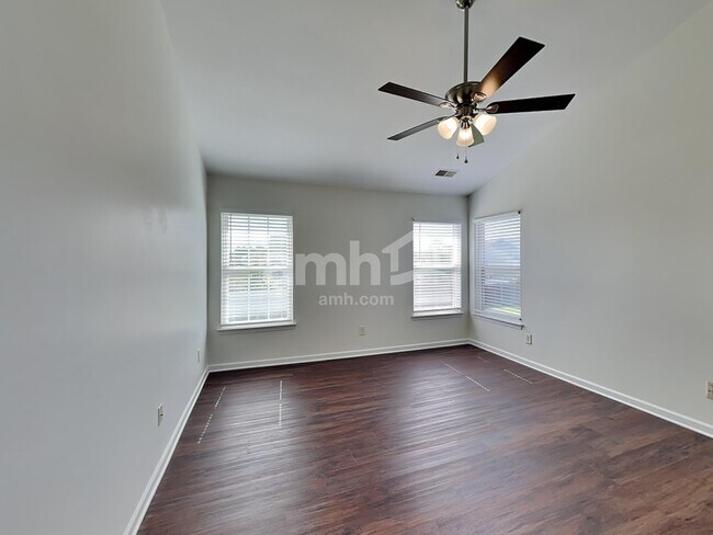 Building Photo - 4732 Sunburst Ln