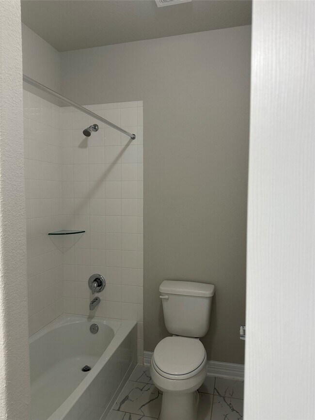 Building Photo - 13034 Rowan Grn Dr