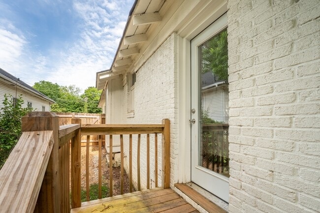 Building Photo - 23 Clifton St SE