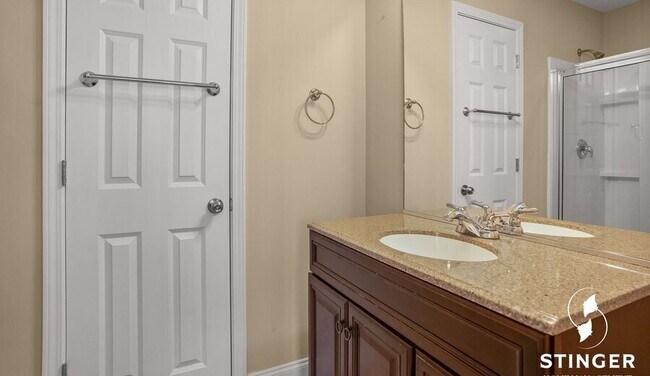 Building Photo - 381 Dante Cir