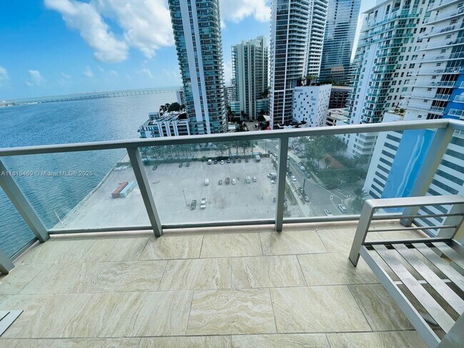 Building Photo - 1155 Brickell Bay Dr