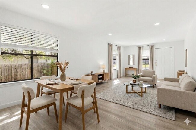 Building Photo - 1707 Yucca Ln