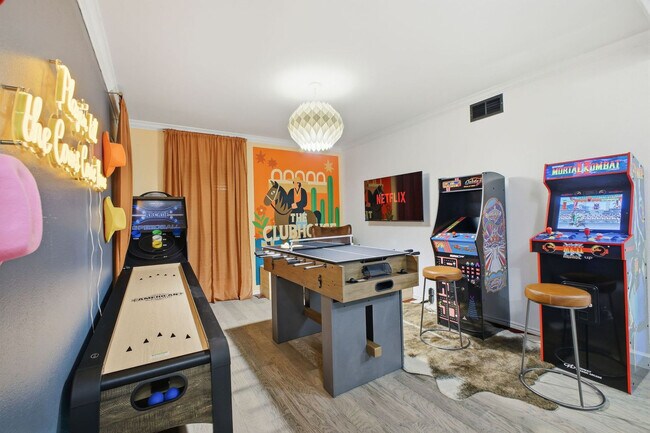 Building Photo - 2915 Quail Oak St