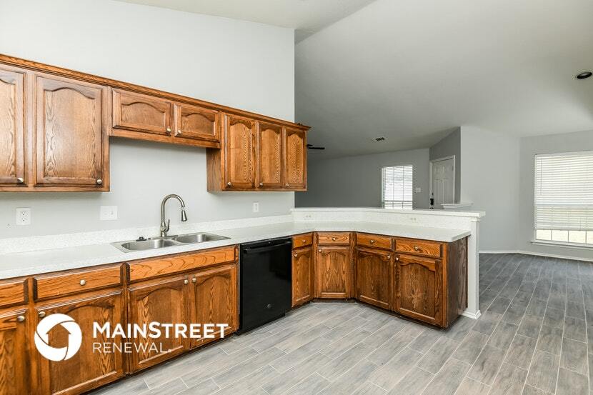 Building Photo - 1104 Maplewood Ln