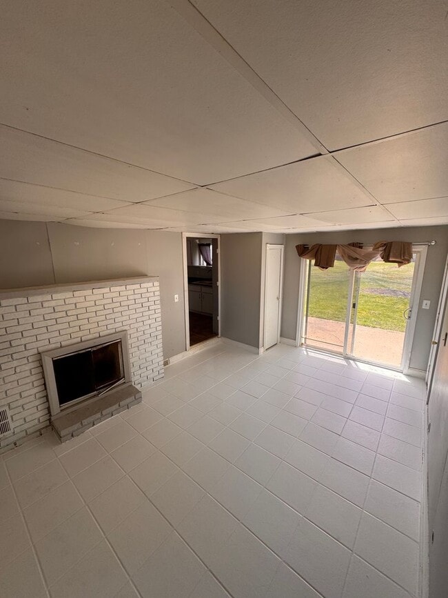 Building Photo - 3 Bed 1 Bath HOUSE