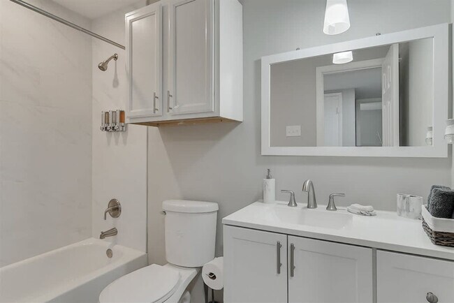 Building Photo - 2922 Clover Valley Dr