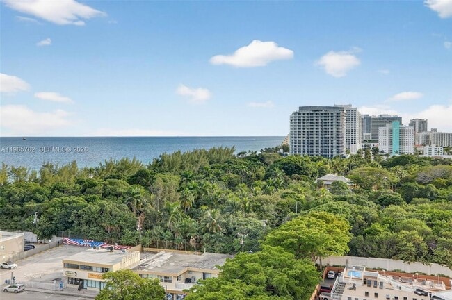 Building Photo - 3000 E Sunrise Blvd