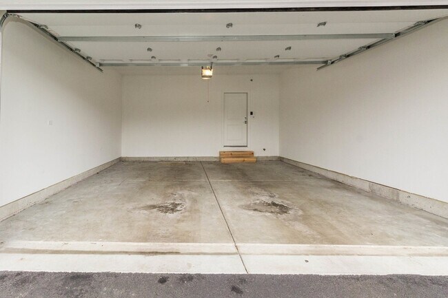 Building Photo - 10723 Clock Tower Dr