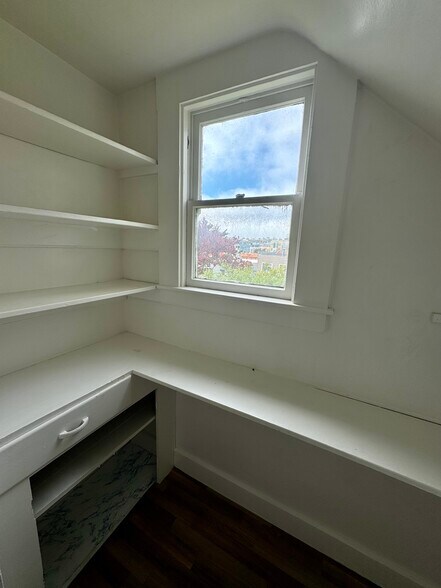 Building Photo - 1418 Pacific Ave