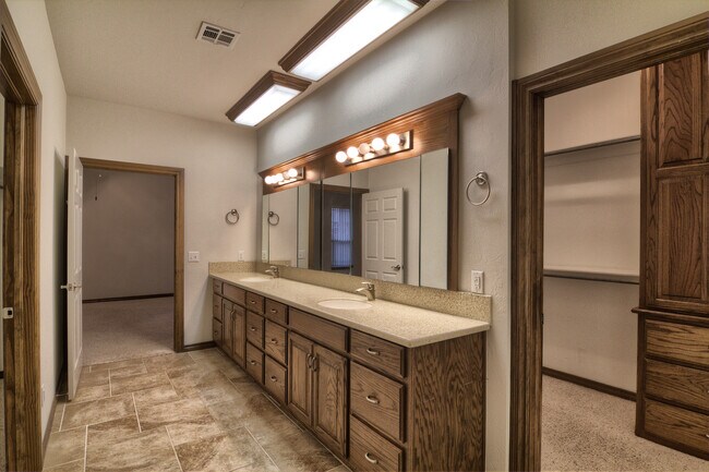 Building Photo - Regency Pointe Addition- Community Pool- 3169  Sq. Ft. Home - Large Safe Room- Edmond Schools