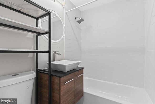 Building Photo - 7609 Woodridge Cir