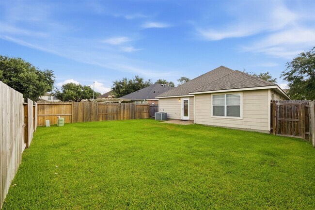 Building Photo - 7719 Serene Wood Ln