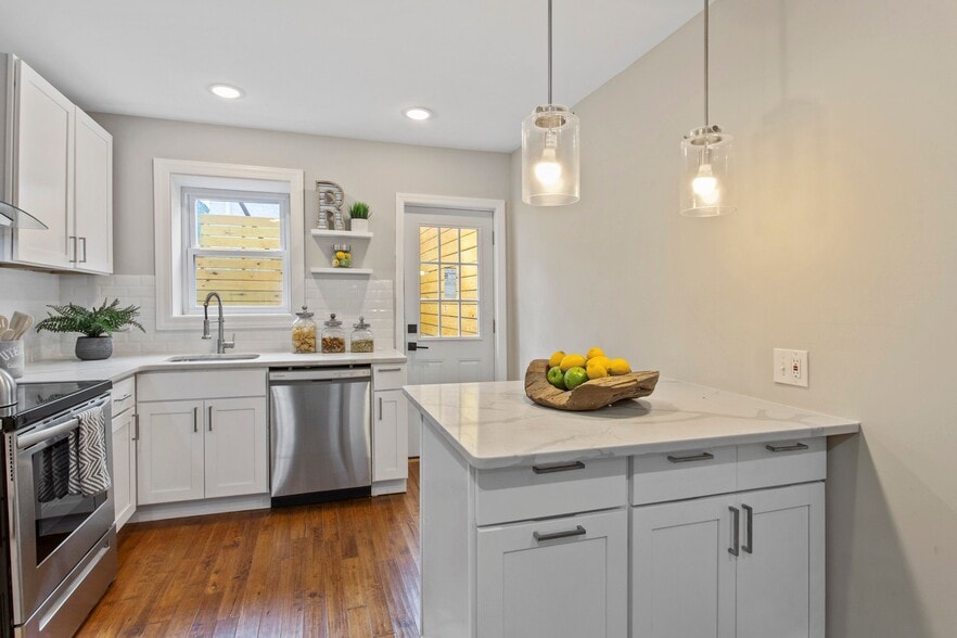 Building Photo - 602 Fernon St