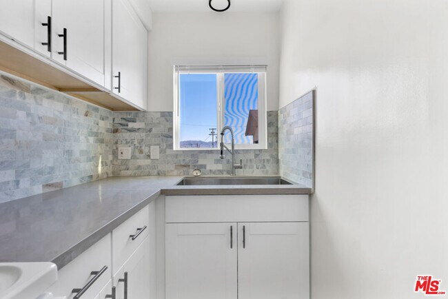 Building Photo - 7228 Allott Ave