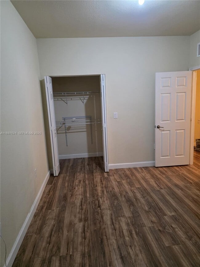 Building Photo - 528 SE 32nd Ave