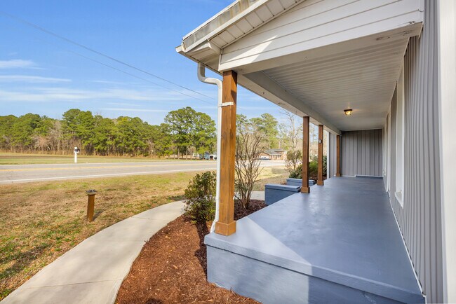 Building Photo - 801 NC-33