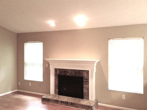 Building Photo - 3915 Little Creek Dr