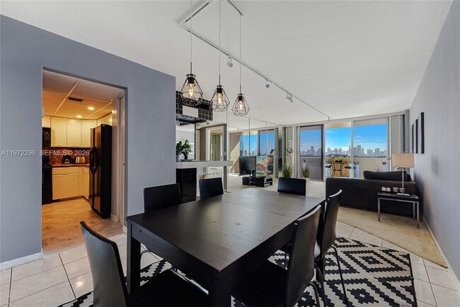 Building Photo - 800 West Ave