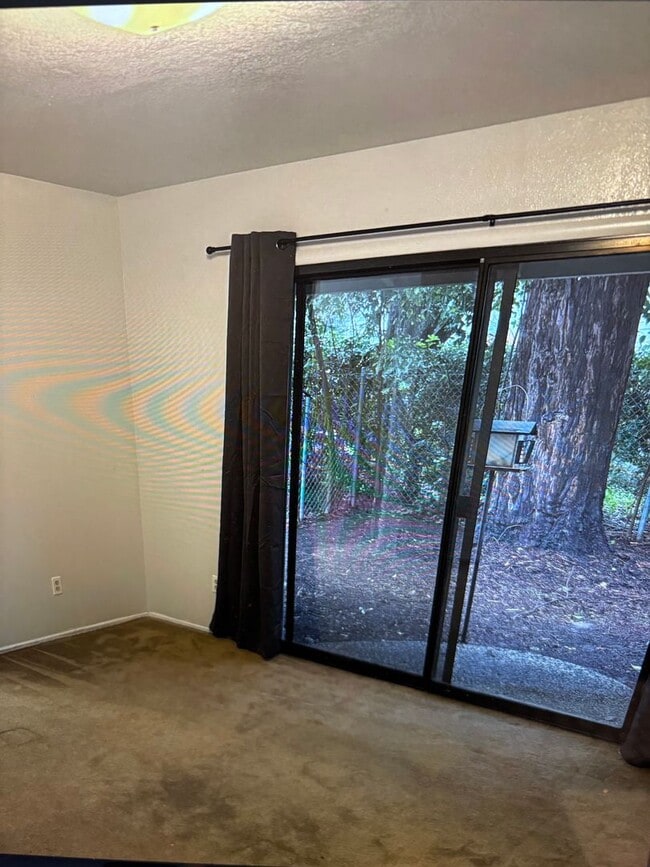 Building Photo - 3B/D 2BA, Duplex AVAILABLE NOW!!