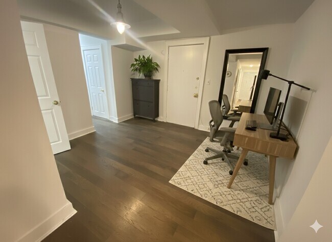 Building Photo - 1820 Clydesdale Pl NW