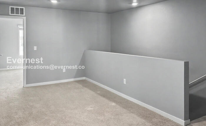 Building Photo - 235 Molinar St